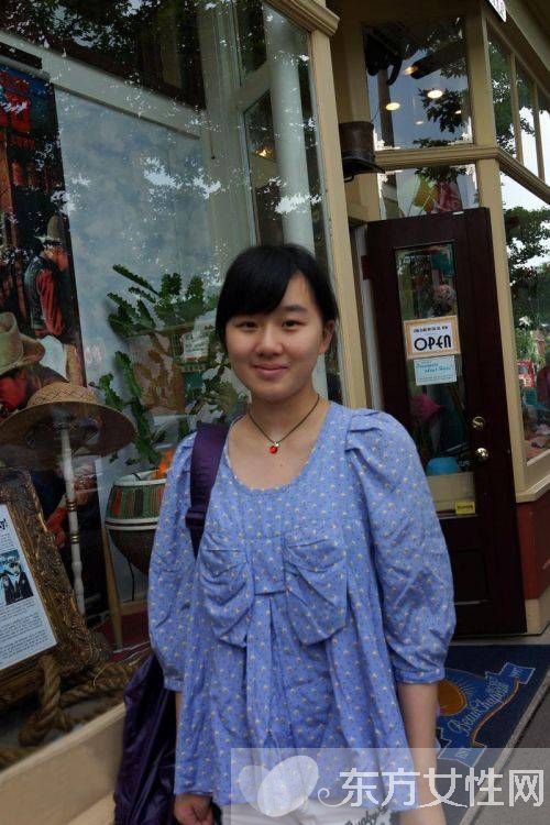 孟非女儿近照曝光 长发披肩温婉清秀