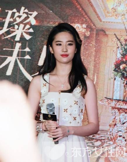 网友调侃刘亦菲发福照似大妈 刘亦菲个人资料曝光