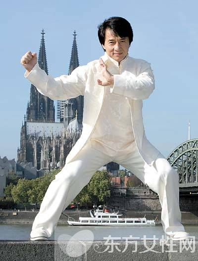 62岁成龙获奥斯卡奖 成龙微博发声 电话被打爆了