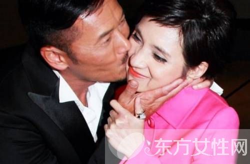 苗侨伟个人资料 苗侨伟女儿亭亭玉立被称为 校花