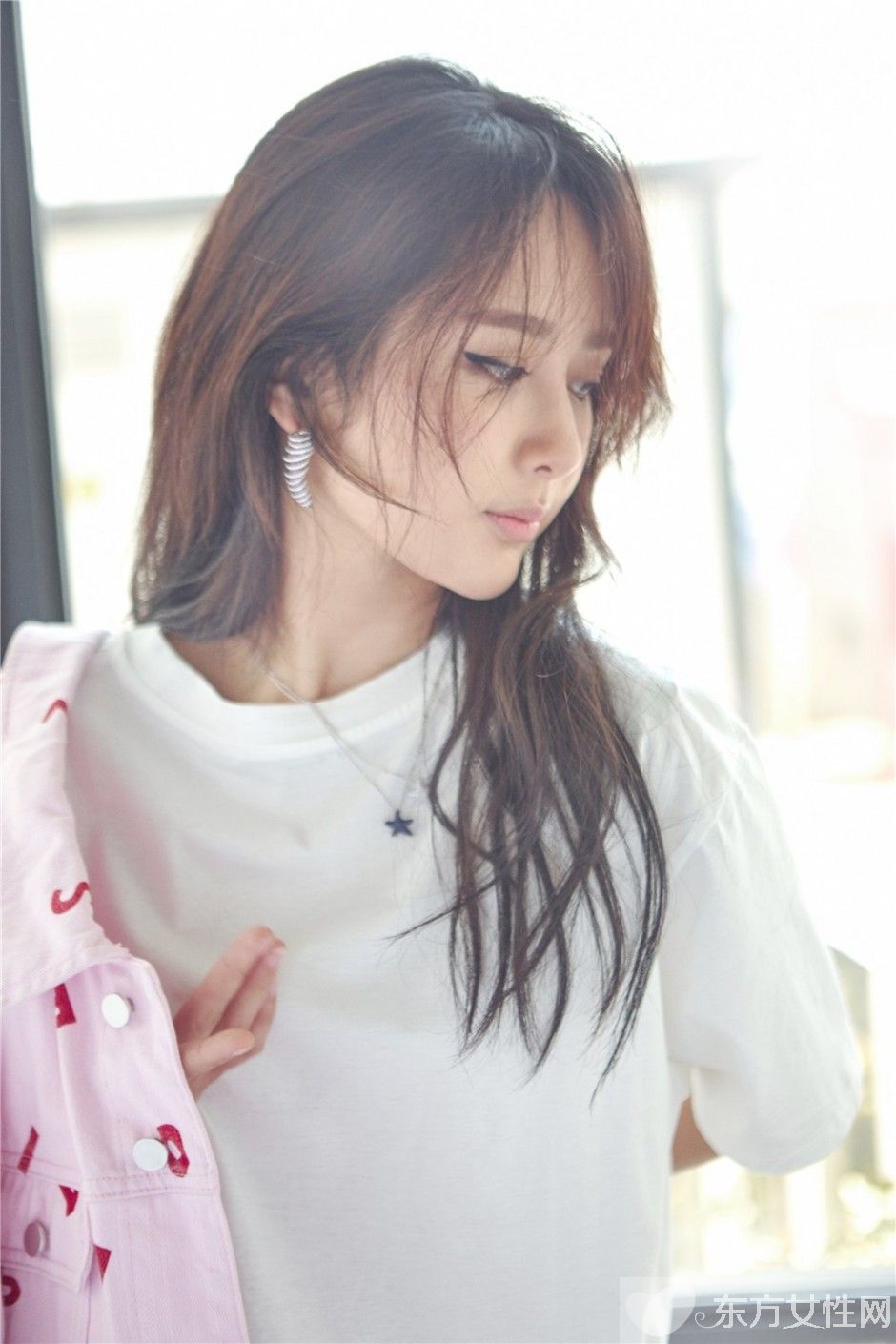 杨紫的男朋友是谁  杨紫与男友豪车舌吻图片曝光