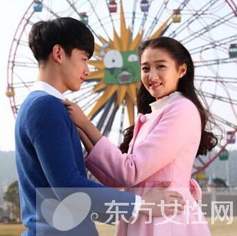 白敬亭关晓彤是什么关系 白敬亭自曝未恋爱过