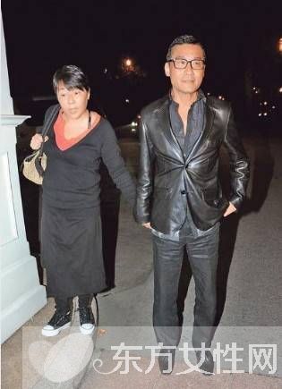 梁家辉老婆是患难时守护他的天使 年过半百仍秀恩爱