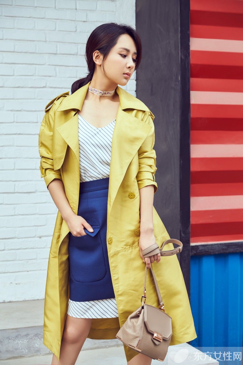 杨紫的男朋友是谁  杨紫与男友豪车舌吻图片曝光