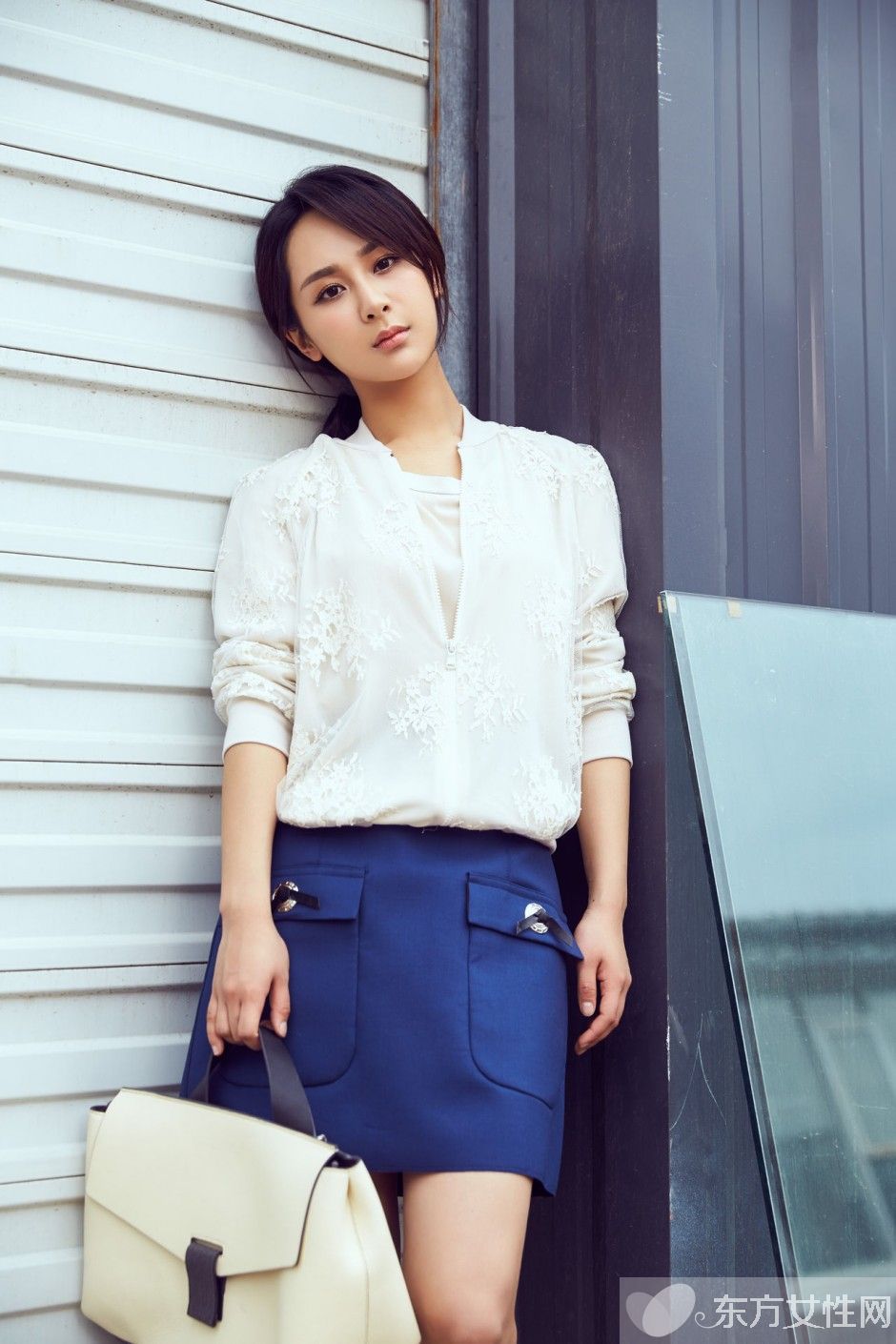 杨紫的男朋友是谁  杨紫与男友豪车舌吻图片曝光