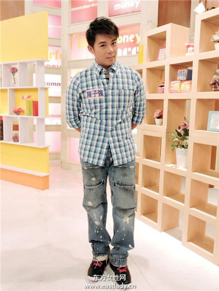 陈子强陈以仁公开恋情 受过伤不敢想再婚