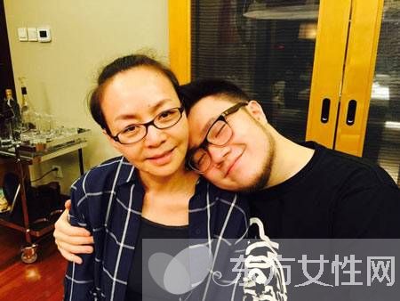 宋丹丹儿子巴图个人资料 巴图口才不亚宋丹丹