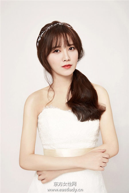 具惠善穿婚纱照要结婚了 原来是在拍写真