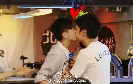 姐弟恋的明星夫妻 甜到不能再甜