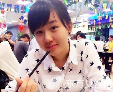 孟非女儿近照曝光 长发披肩温婉清秀