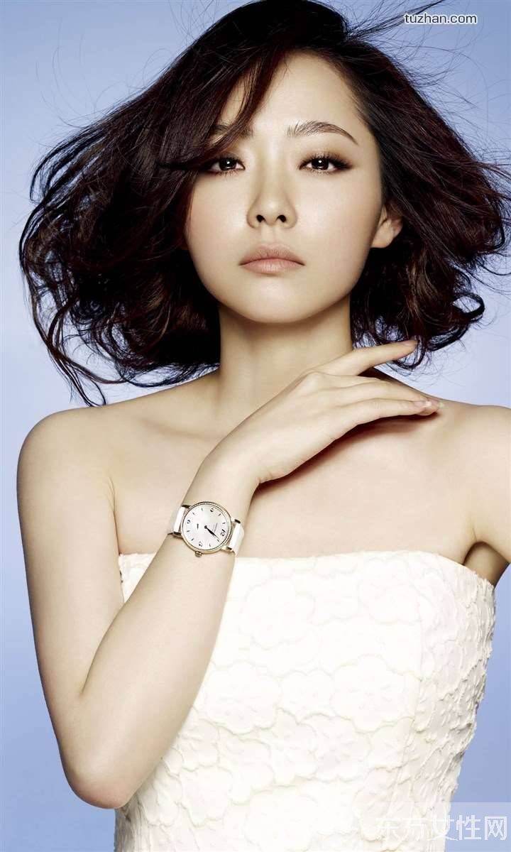 张靓颖整容前后照片 张靓颖男友冯轲背景