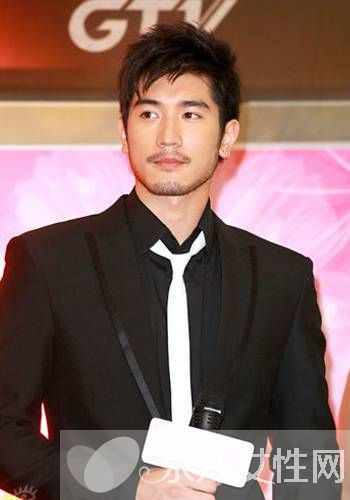 台湾型男高以翔个人资料 高以翔女友标准大公开