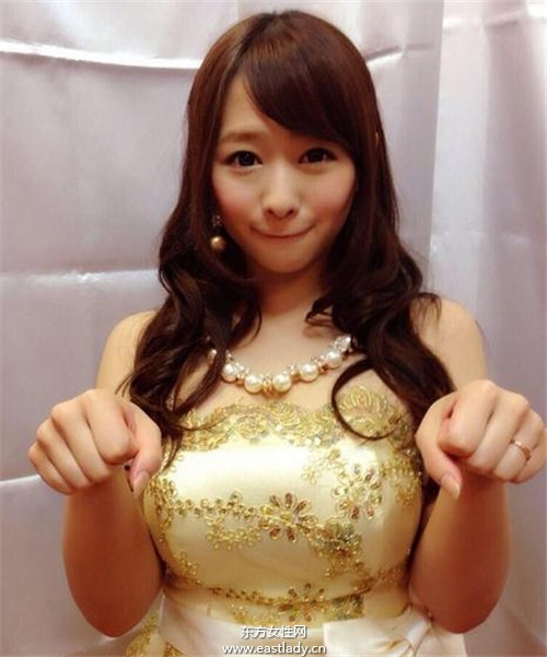 人妻女优白石茉莉瞒老公拍AV 计划多元发展