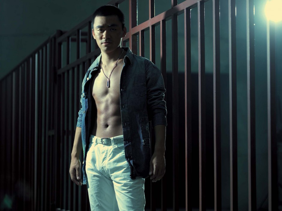 王宝强开什么车  王宝强公开谈婚变 难过但相信美好