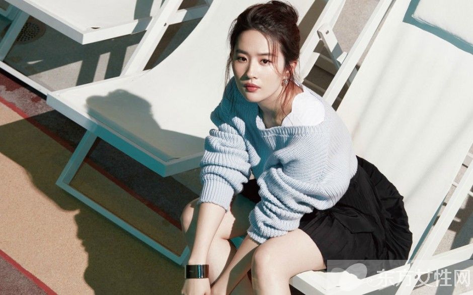 网友调侃刘亦菲发福照似大妈 刘亦菲个人资料曝光