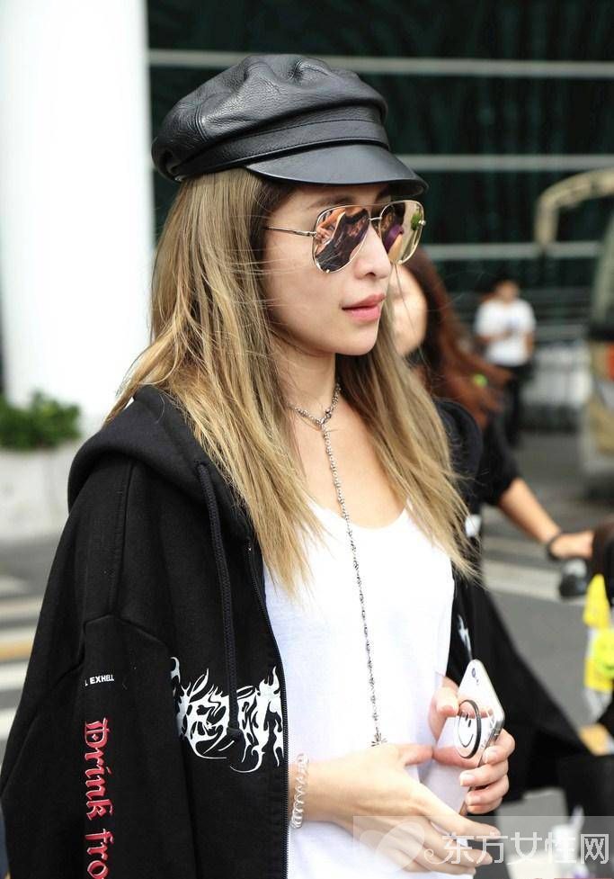 萧亚轩男友是谁 萧亚轩历任男友们盘点