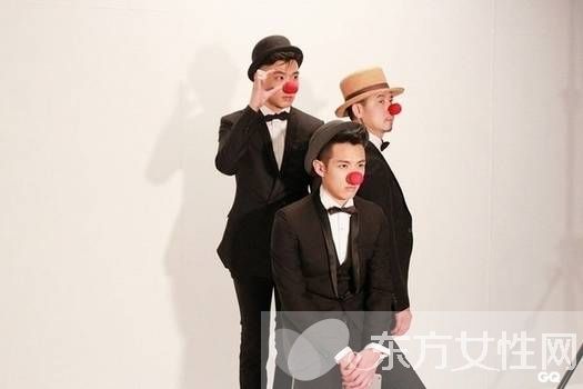 柯震东哥哥柯家洋大柯震东几岁 柯家洋兄弟合照曝光