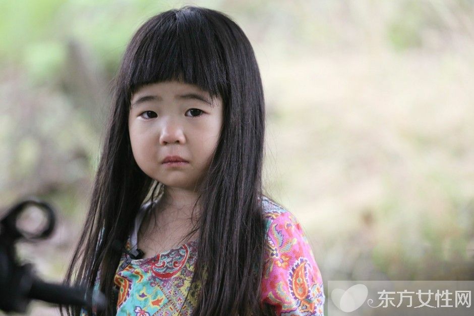 曹格微博晒度假照 grace姐姐旅馆大长腿照片曝光