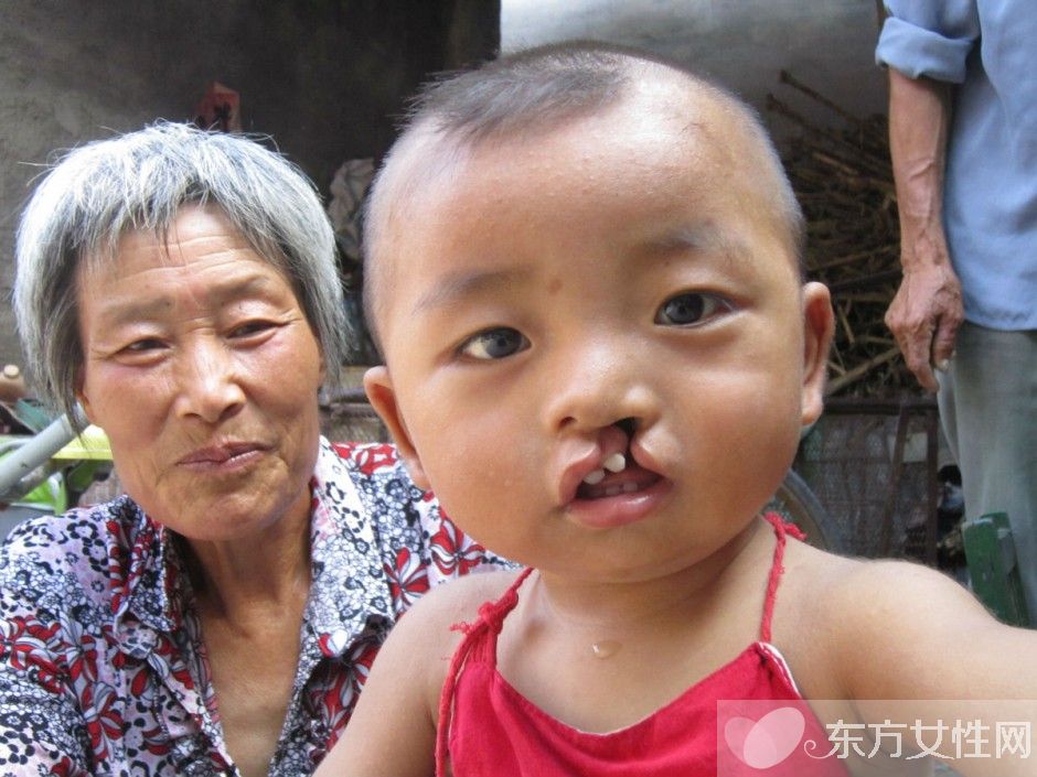 李嫣兔唇原因 李嫣护姐对抗网友获赞 中国好姐妹