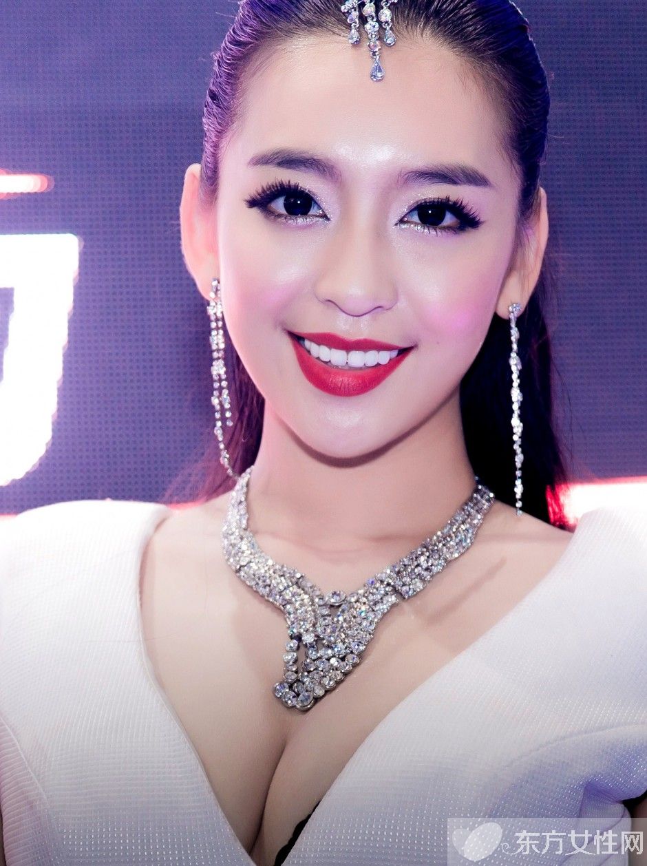 车模曹阳为圆车模梦放弃高考 进军演艺圈曾拒拍色情片