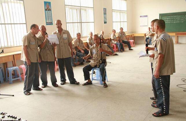 狱警待遇怎么样  神秘职业内幕曝光狱警的辛酸史