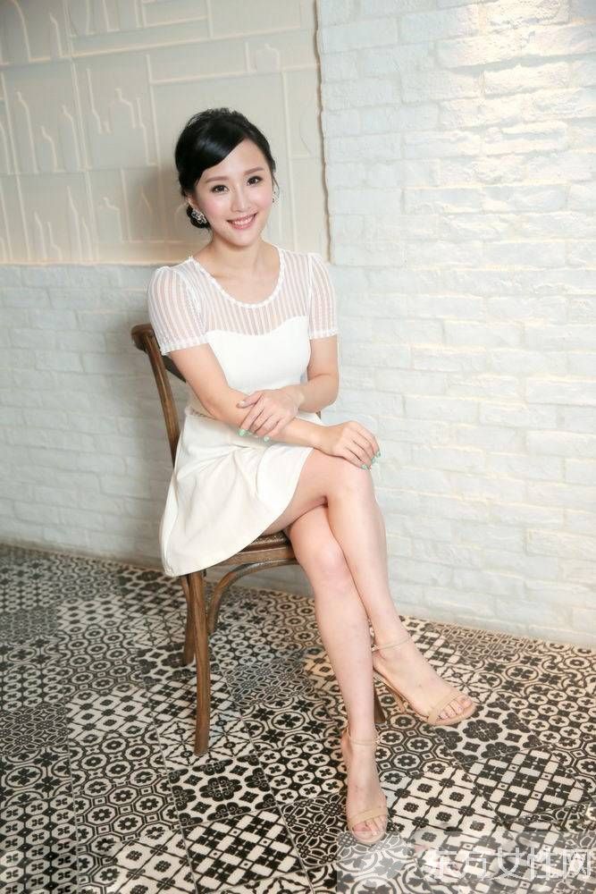 香港艳星陈静三级片艳照 与杜汶泽上演大尺度激情诱惑