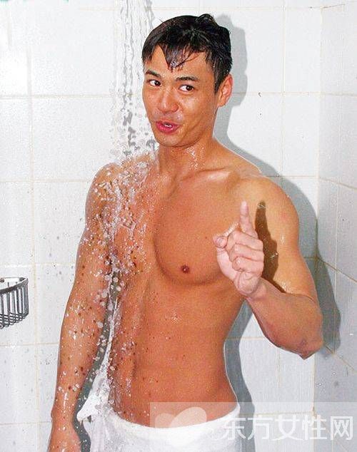 罗仲谦肌肉猛男照曝光 罗仲谦大尺度露点激情戏盘点