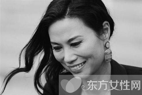 默多克妻子邓文迪面相分析 邓文迪个人资料曝光
