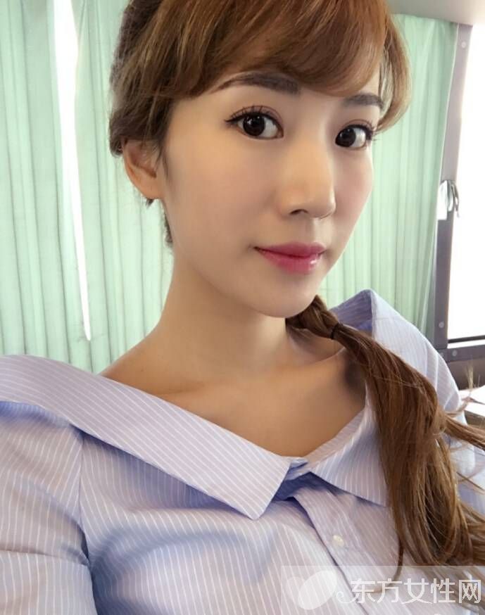 阔太李念微博晒海量炫富照 李念晒自拍被网民吐槽