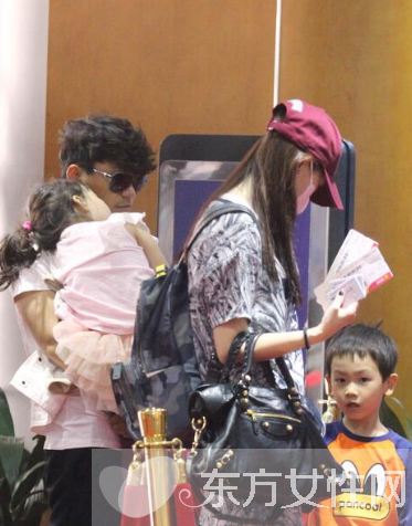 王宝强离婚疑似早有端倪 节目中称最放不下妈妈和女儿