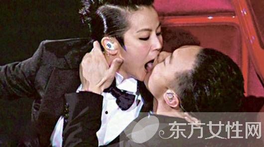 何韵诗陈奕迅演唱会激情热吻 太太徐濠萦回应 何韵诗吃亏了