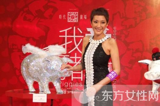 香港社交皇后薛芷伦曝素颜近照 整残脸部畸形太吓人