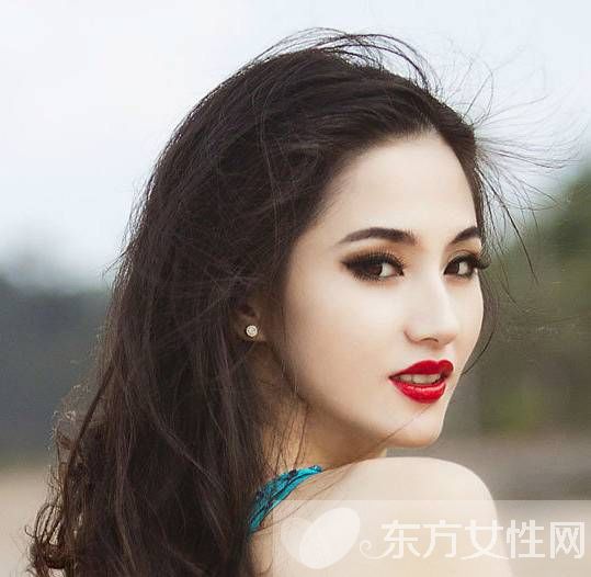 巨乳女星蓝燕白灵恋情曝光 蓝燕出柜自曝不会选择男生