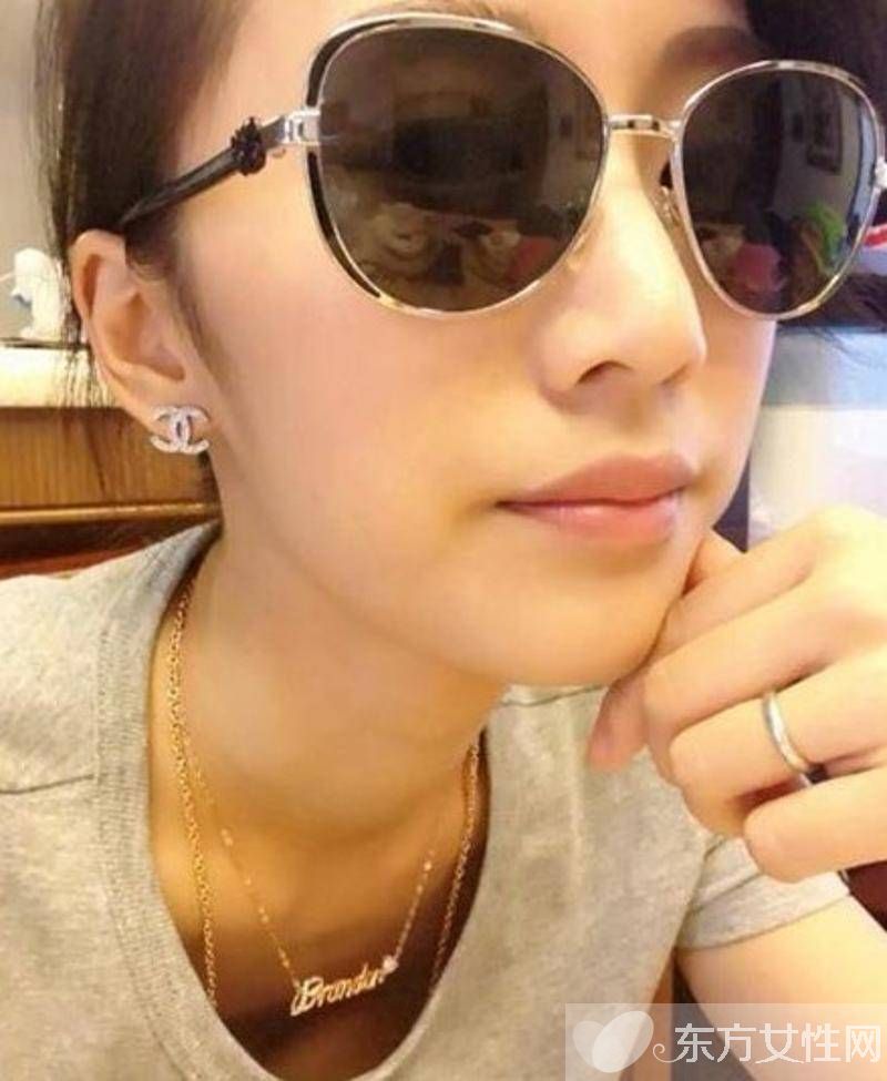 阔太李念微博晒海量炫富照 李念晒自拍被网民吐槽