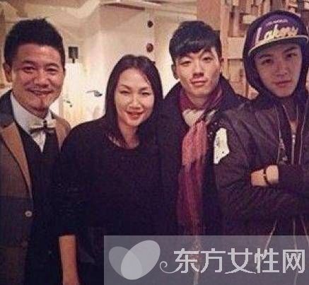 柯震东哥哥柯家洋微博资料 柯家洋柯震东合照遭曝光