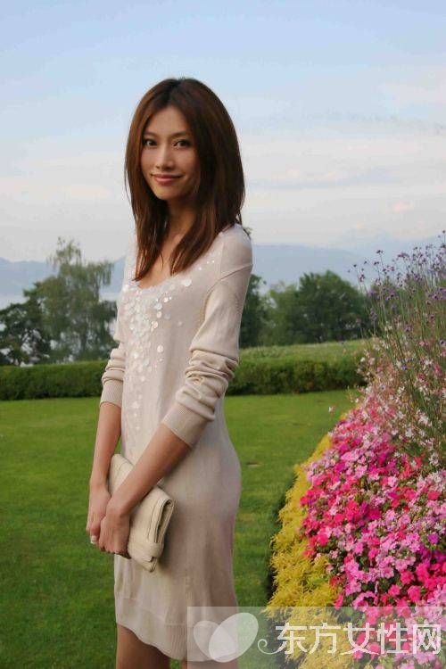 李斯羽抛弃并掌掴患癌前男友董楠 遭张伦硕众人谴责