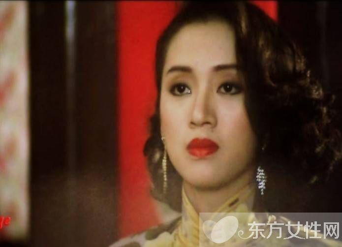 梅艳芳遗物拍卖会结束 新秀奖杯以129万天价卖出