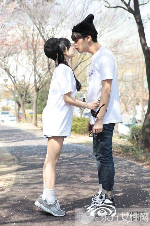 李世龙洪瑛琦相恋两年生子 韩国19岁男星李世龙喜当爹