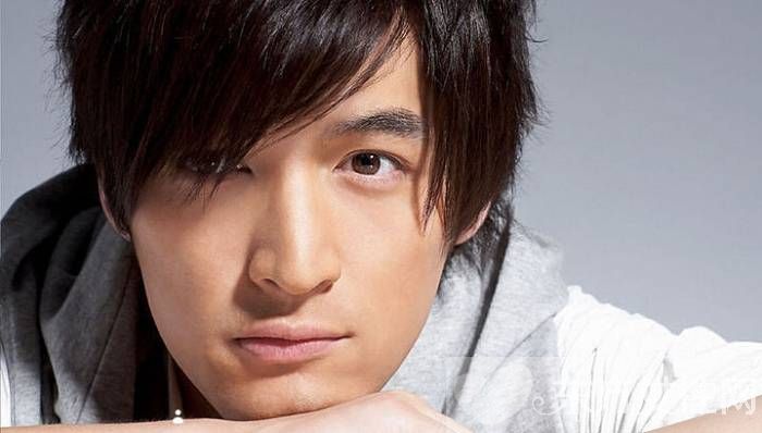 胡歌身价上亿系娱乐圈隐形富豪 胡歌的女朋友是谁