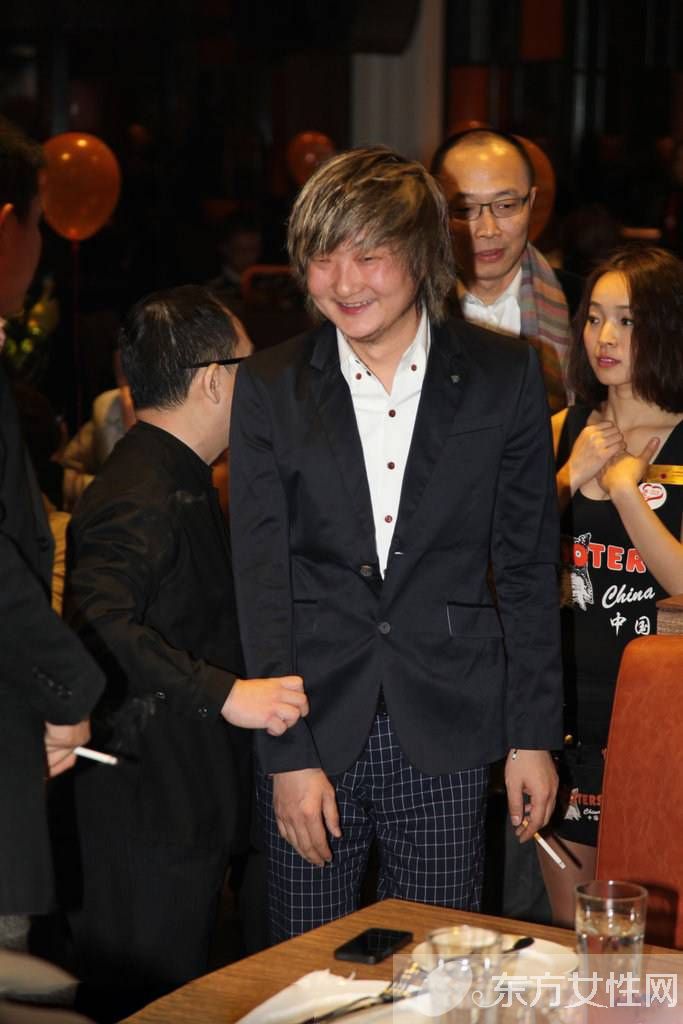 王大治家庭背景惊人 搞婚外情与董洁激吻照曝光