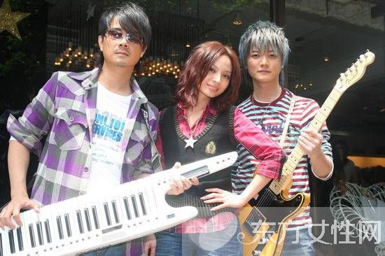 阿沁飞儿分手原因遭扒 双方承认是男方甩女方