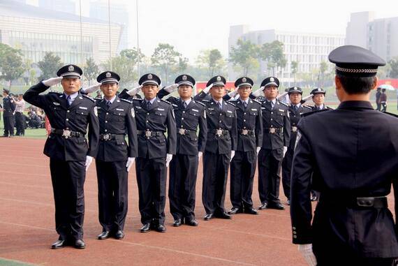 狱警待遇怎么样  神秘职业内幕曝光狱警的辛酸史