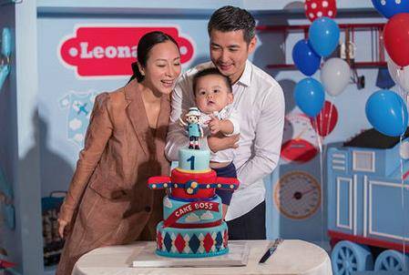 保剑锋老婆竟是她 保剑锋为子办生日宴会照片曝光