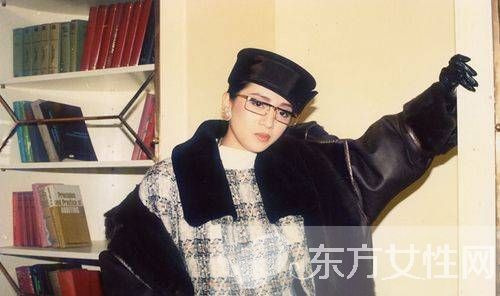 梅艳芳遗物拍卖会结束 新秀奖杯以129万天价卖出