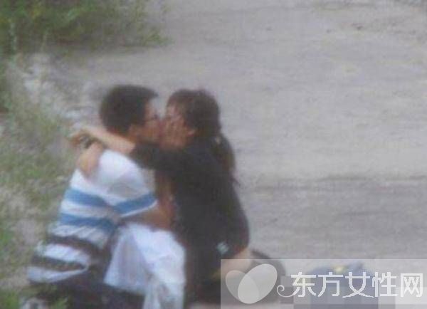 90后校园情侣野战经验分享 激情啪啪尺度惊人