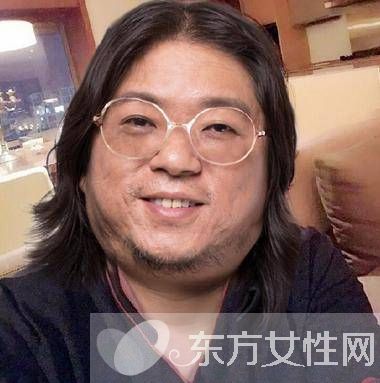 高晓松自拍美颜遭还原 揭高晓松不为人知的显赫背景