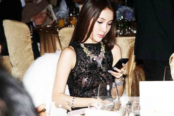 炫富女郭美美是谁 郭美美与干爹王军激战图遭曝光