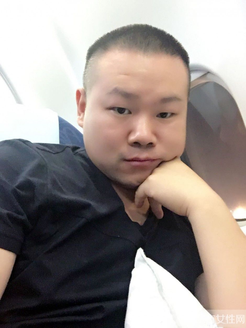 高晓松自拍美颜遭还原 揭高晓松不为人知的显赫背景