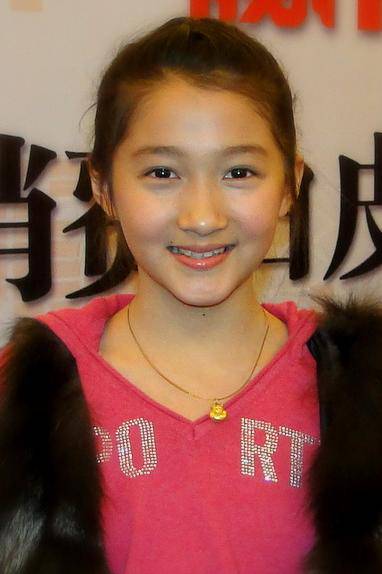  小倾城 家庭背景曝光 艺术世家4岁半就出道