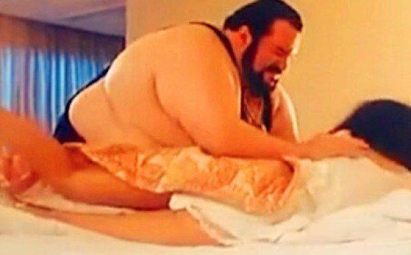 盘点拍激情戏受伤的女星 杨幂鼻子受伤血流不止